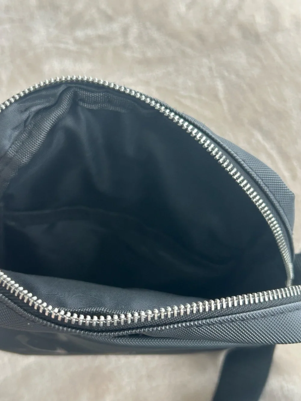 Lacoste Men's Classic Vertical Black Crossbody Bag Petit Piqué